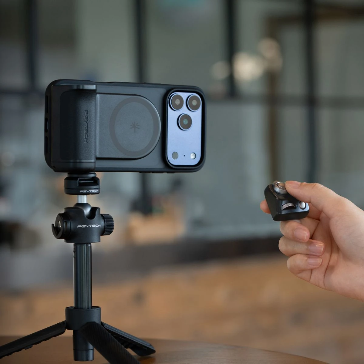 PGYTECH MagCam 2 Phone Grip (Classic Black)